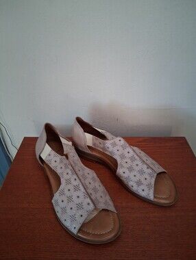 Spring Step Women's Beige Laser-Cut Embossed Leather Lace Look Peep-Toe Sandals